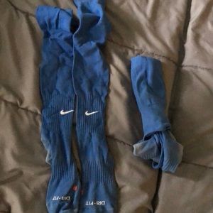 2 pairs Nike dri-fit socks